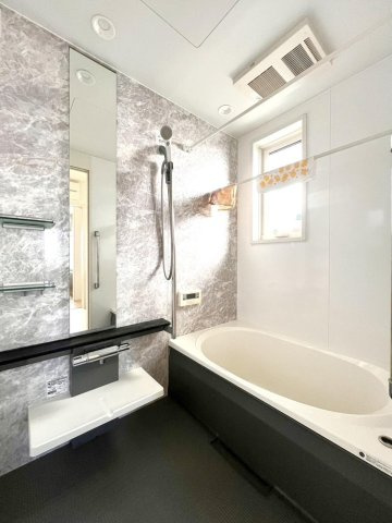 瀬戸南町２丁目　中古戸建　の浴室