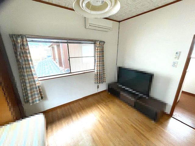 敦賀市長谷中古戸建の居間・リビング