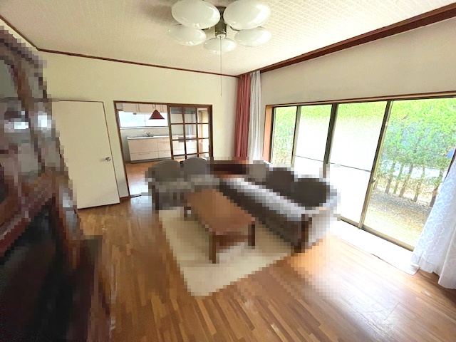 敦賀市長谷中古戸建の居間・リビング