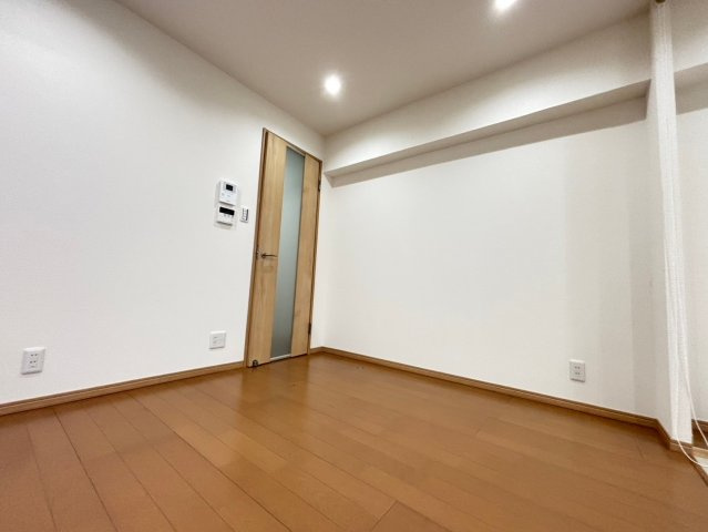 福山ビルの洋室