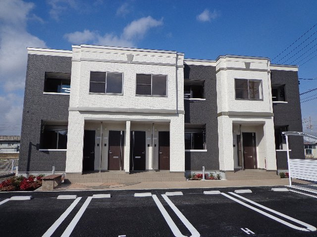 ピアヴィレッジⅡの駐車場|外観写真（昼）