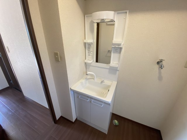 フレグランス加西 B棟の洗面所