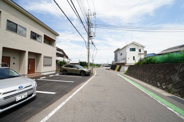 【外観】 | ROOTS渋川石原 | 南道路の明るい立地♪