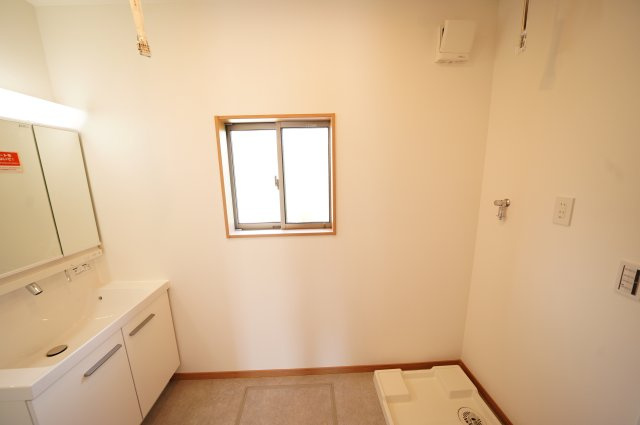 【洗面所】 | ROOTS渋川石原 | 広々した洗面所！