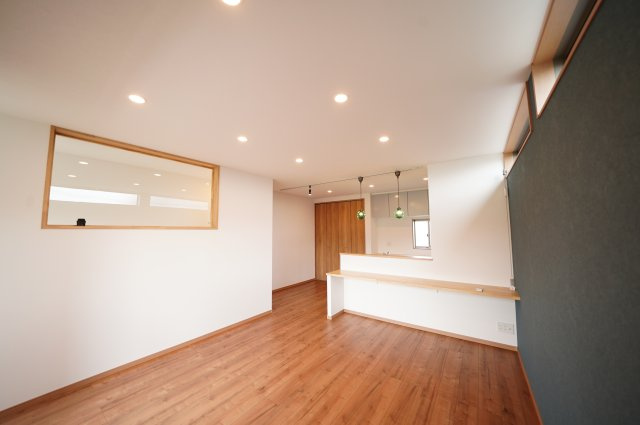 【居間・リビング】 | ROOTS渋川石原 | LDK17で広々♪