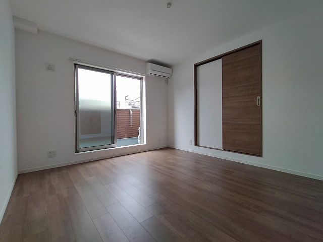 神戸市須磨区行幸町３丁目のアパートの居間・リビング|リビング室内