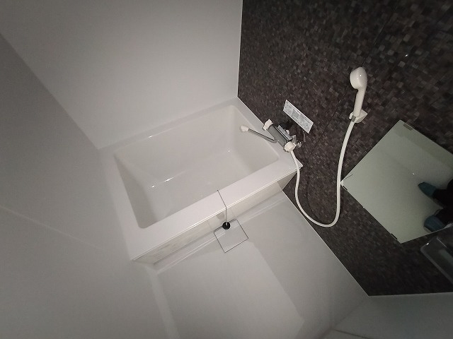 神戸市須磨区行幸町３丁目のアパートの浴室|浴室