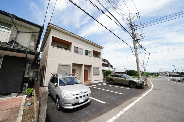 ROOTS渋川石原の外観|前面道路が広く道路付けの良い立地！