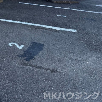 【駐車場】 | シャーメゾン チェリー | 車をお持ちの方に嬉しい駐車場付きの物件です
