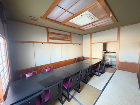 大平町富田店舗の和室