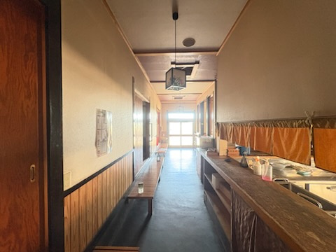 大平町富田店舗のロビー