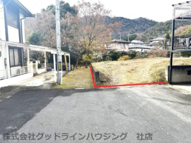 緑風台土地の前面道路含む現地写真|建築条件なし
