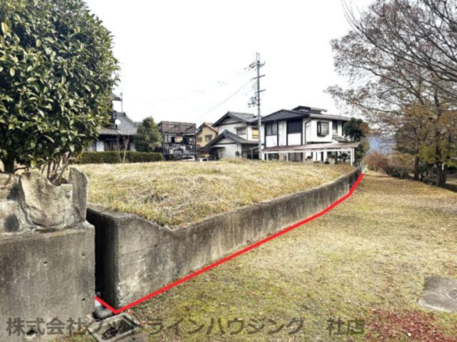 緑風台土地の前面道路含む現地写真|南西側の緑道
