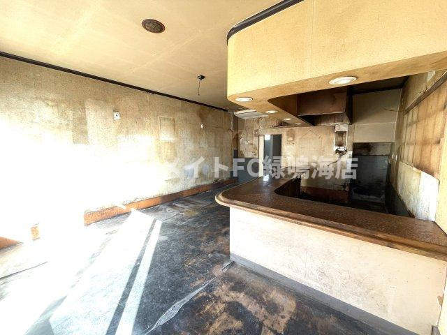 野並２店舗の駐車場