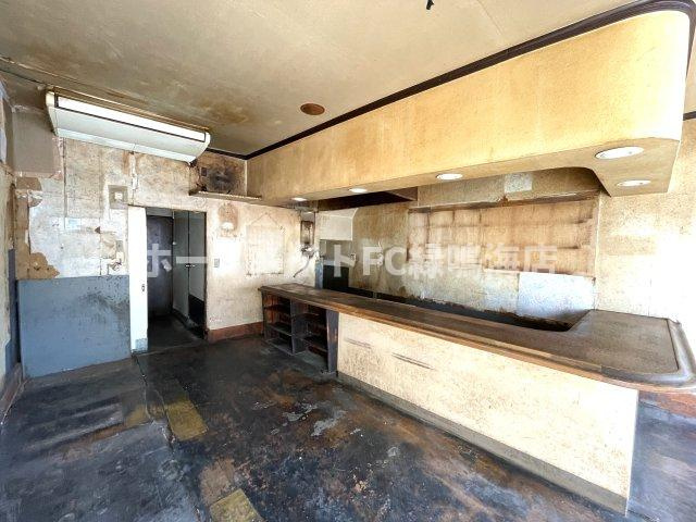 野並２店舗の駐車場
