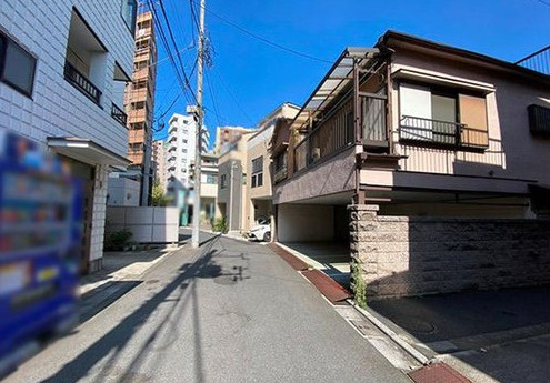 墨田区東向島６丁目の古家付売地の前面道路含む現地写真