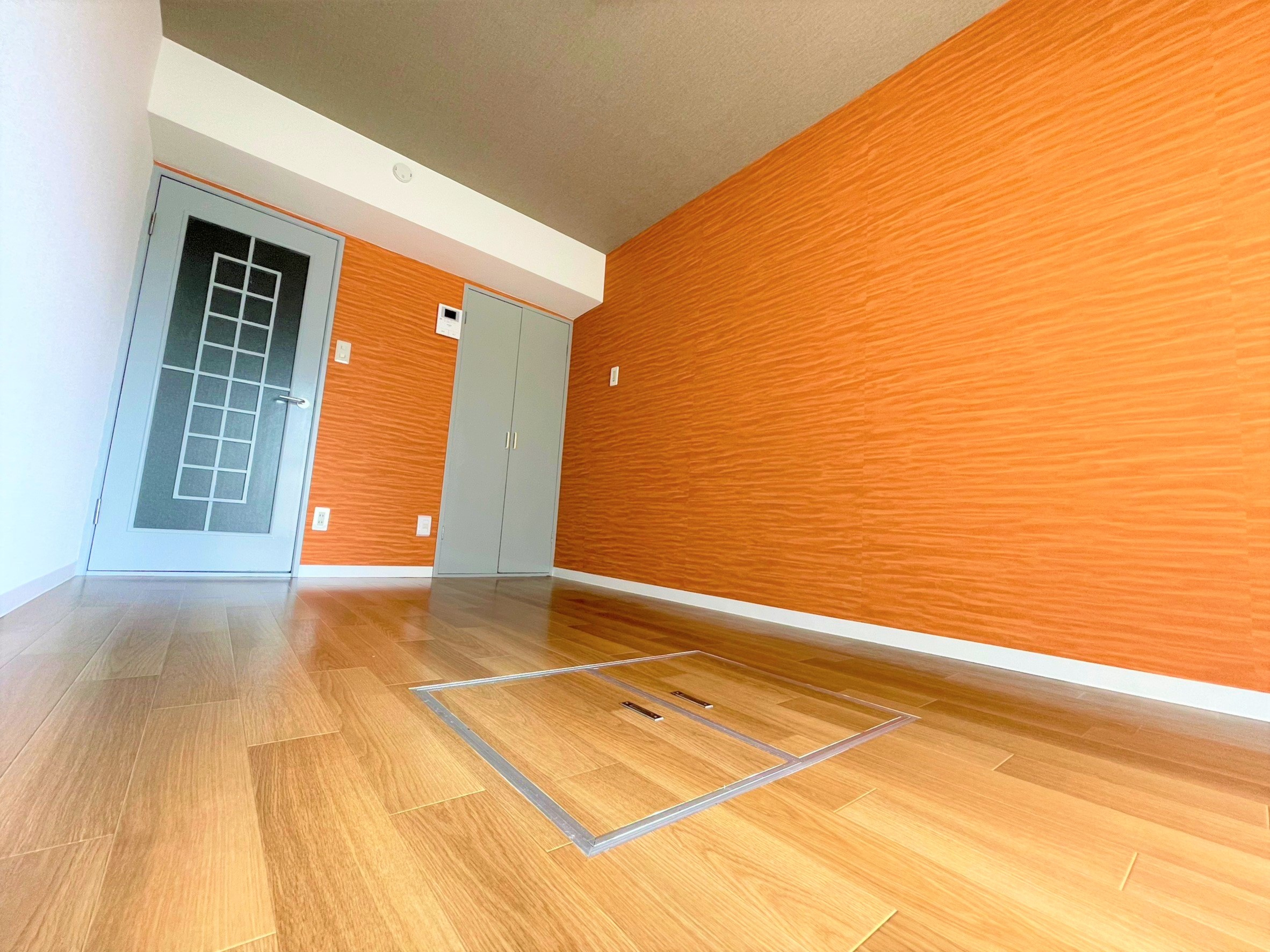 ストロベリーフィールズの洋室