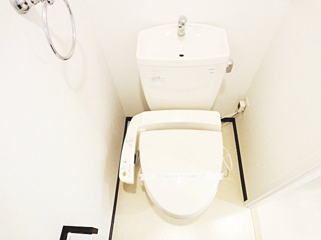 ビガーポリス　１３３　宝塚のトイレ|落ち着いた色調のトイレです