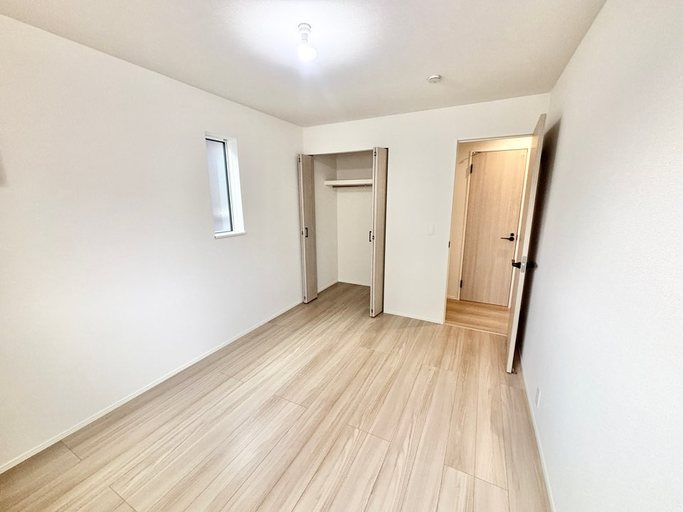 リナージュ蟹江町1丁目24-1期　全2棟　新築住宅の洋室