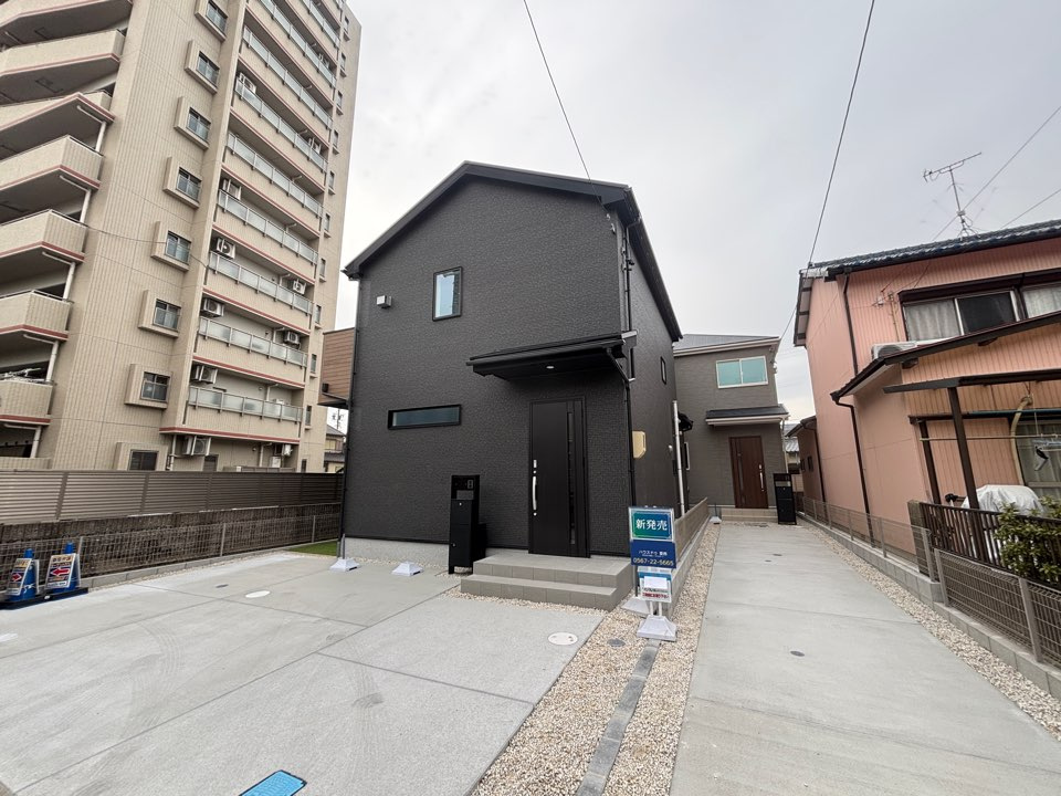 リナージュ蟹江町1丁目24-1期　全2棟　新築住宅の駐車場