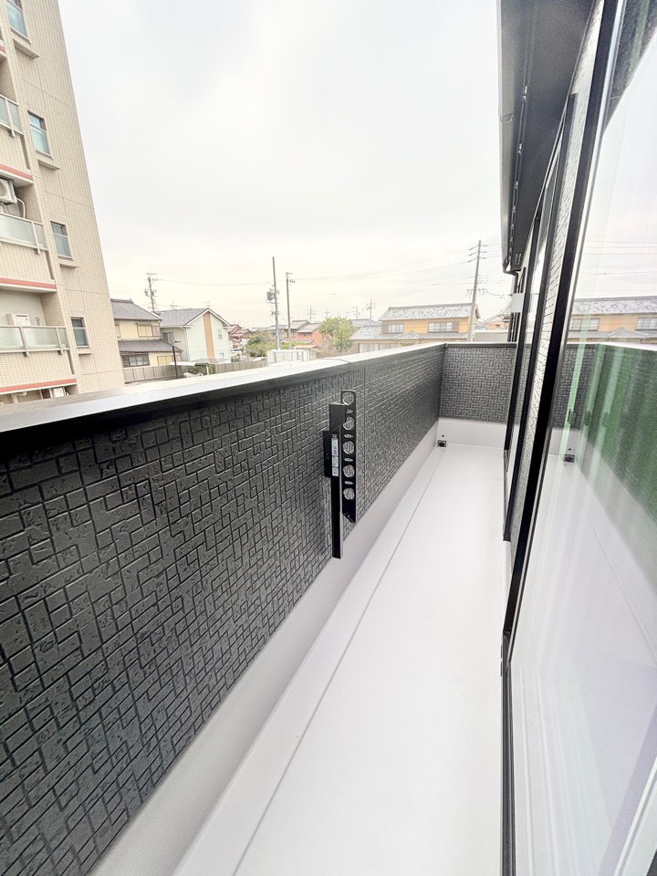 リナージュ蟹江町1丁目24-1期　全2棟　新築住宅のバルコニー