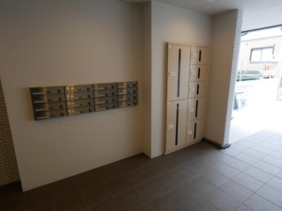 【ロビー】 | フラッティ千本二本松町 | 宅配BOXあり