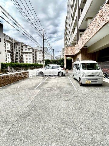 アルシェ垂水の駐車場