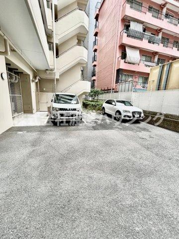 アルシェ垂水の駐車場