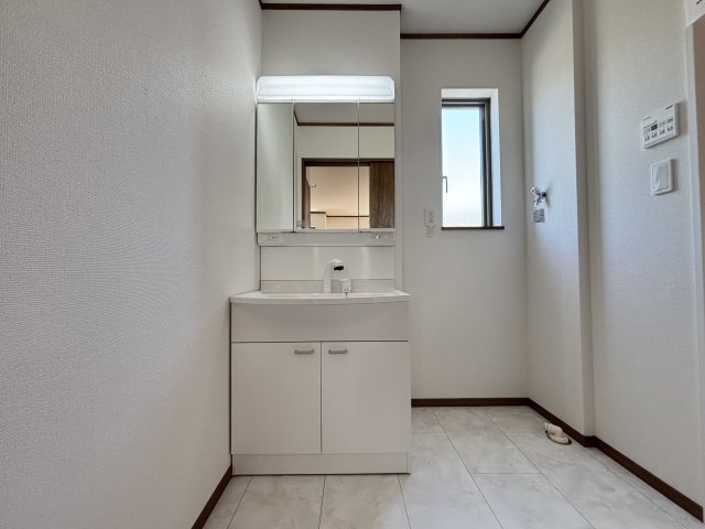 ハートフルタウン西区清里町4期｜名古屋市の戸建ならホームアップのトイレ|シャワートイレ