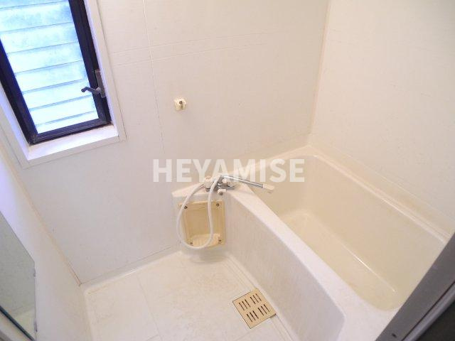 ツルタハイツBの浴室|※室内画像は別号室のもの