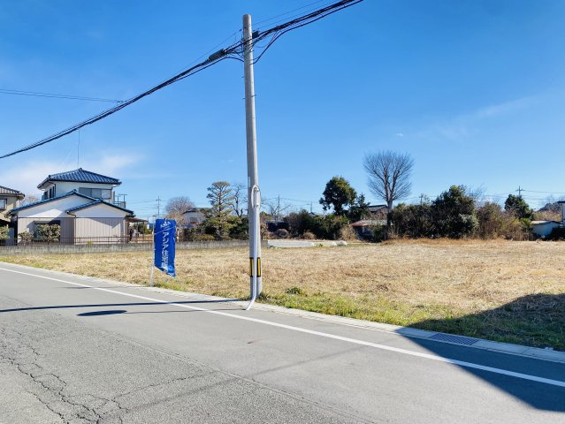 敷地面積８３坪　売地　川越市増形の前面道路含む現地写真|前面道路６ｍ公道に１５ｍ以上の接道で、お車の出し入れもラクラクです♪