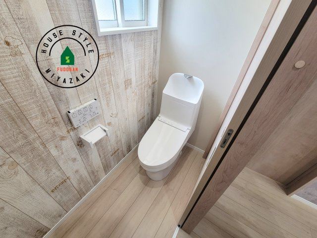 北諸県郡三股町宮村（2号棟）のトイレ|温水洗浄便座を完備しております。