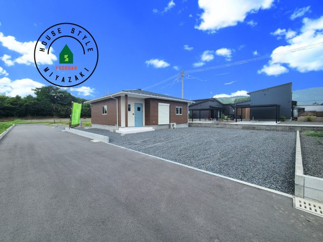 北諸県郡三股町宮村（2号棟）の前面道路含む現地写真|見学の時間などお気軽にお問い合わせ下さい。