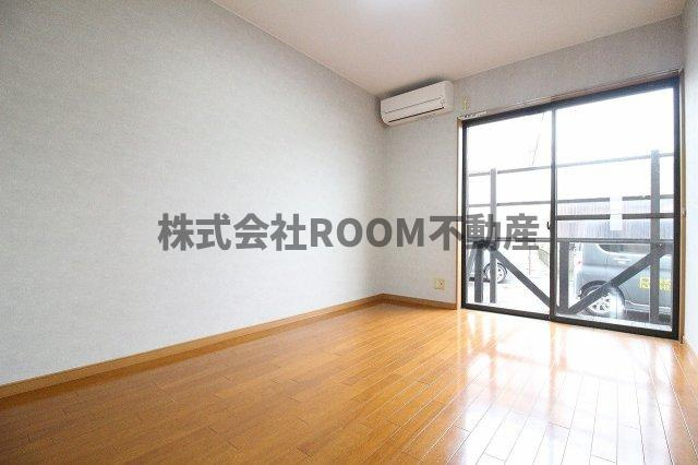 クレストコーポ A・B棟の居間・リビング|ゆったり過ごせるリビングです