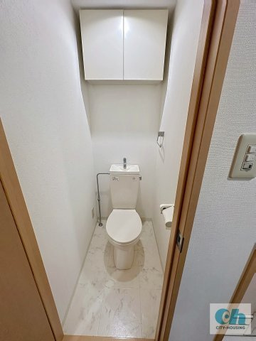 ファミーユ 202号室のトイレ