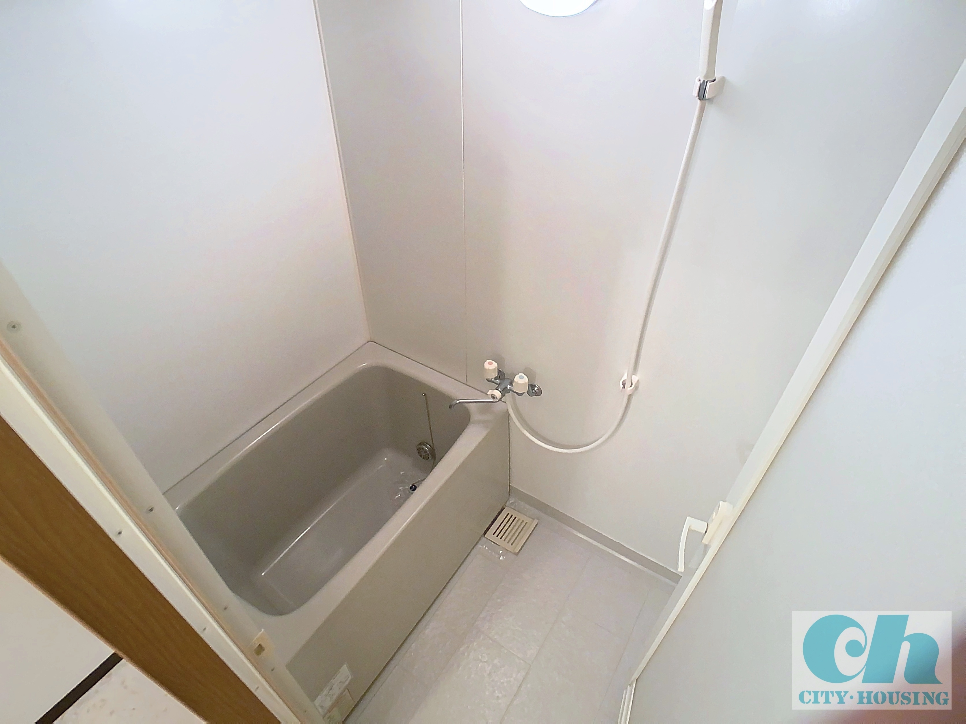 アミティエ中延 304号室の浴室