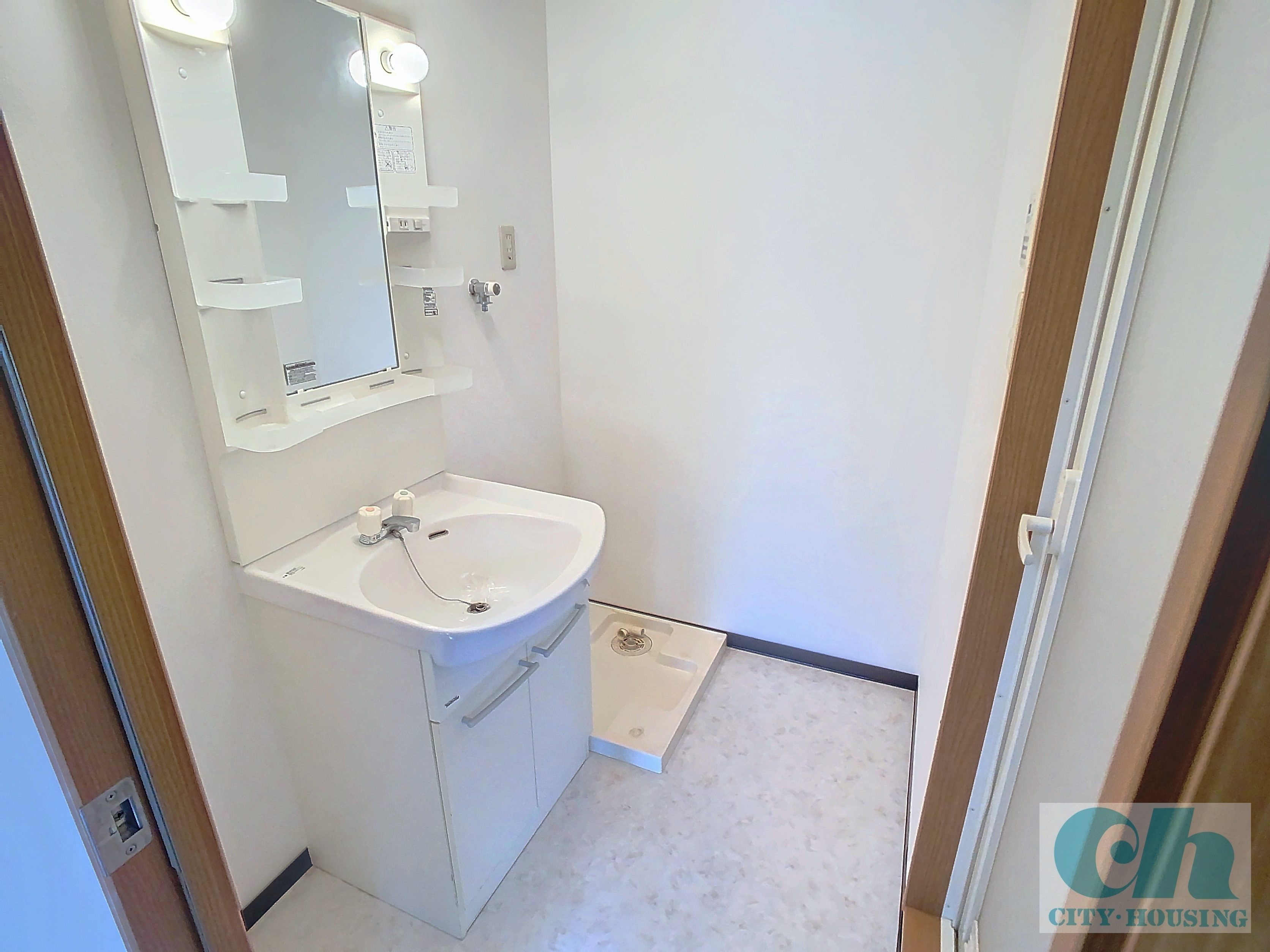 アミティエ中延 304号室の洗面所