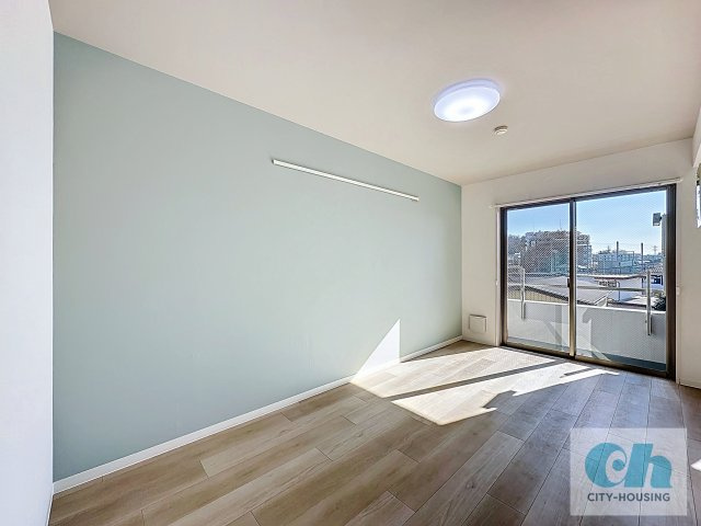 ピアラ日吉 305号室の居間・リビング