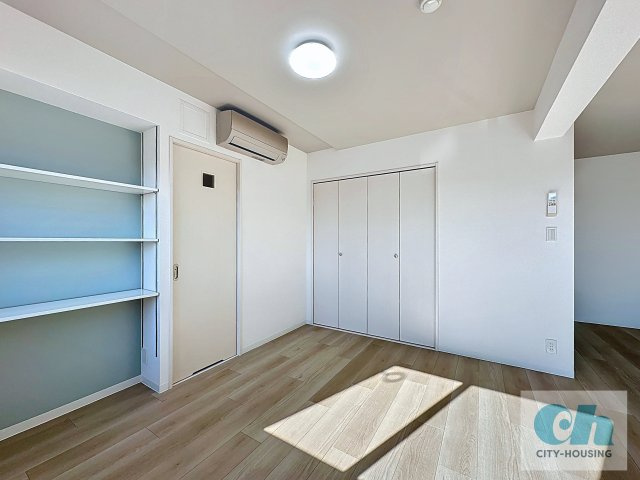 ピアラ日吉 305号室の居間・リビング