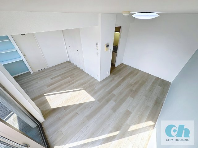 ピアラ日吉 305号室の居間・リビング