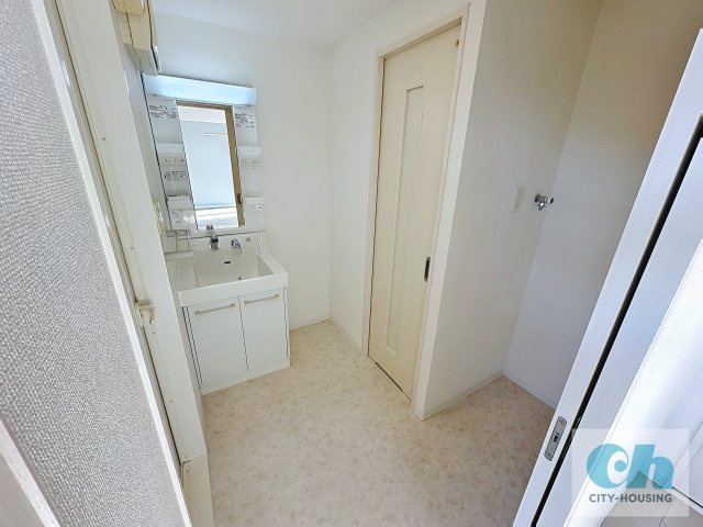 ピアラ日吉 305号室の洗面所