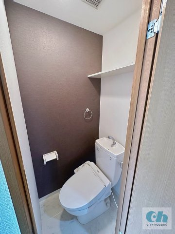 ラウレア蒲田 303号室のトイレ