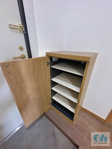 ラウレア蒲田 303号室の収納