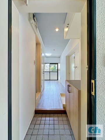 メゾン大森 105号室の玄関