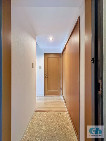 シャルクレール・雪田 202号室の居間・リビング