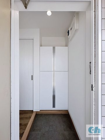 マンションシバタ 402号室の居間・リビング