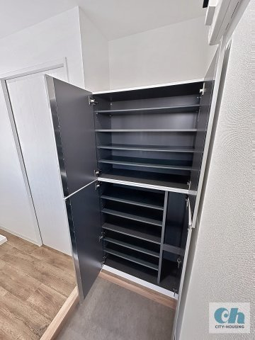 マンションシバタ 402号室の居間・リビング