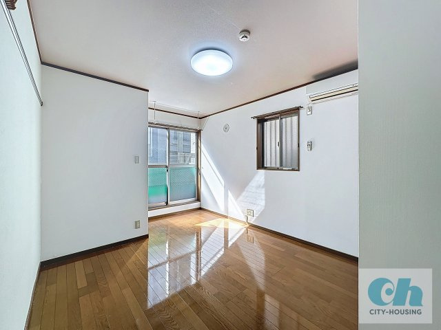 メゾン・ダムール 101号室の居間・リビング