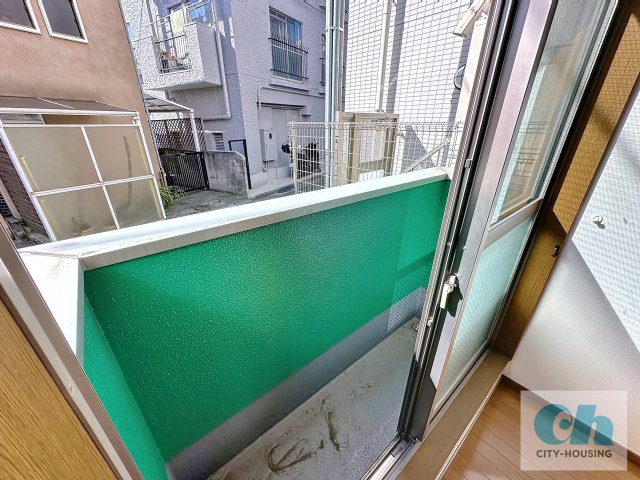 メゾン・ダムール 101号室のバルコニー