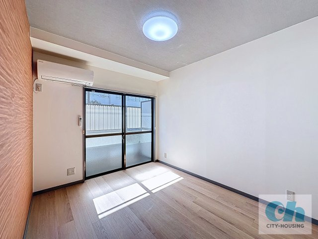 トノピエール萩中 102号室の居間・リビング